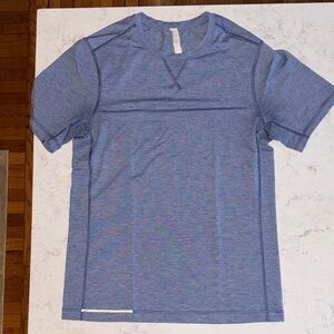 Lululemon Men’s Blue Short Sleeve Athletic T Shirt Small